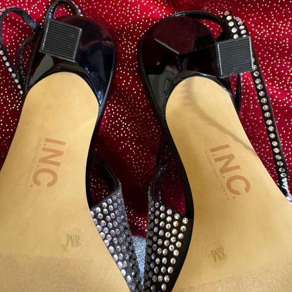 I.N.C size 8 black bling pointed pumps. - Picture 2 of 5